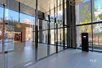 エントランスはオートロック付きです。