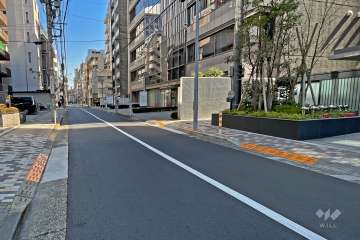 敷地北側の前面道路