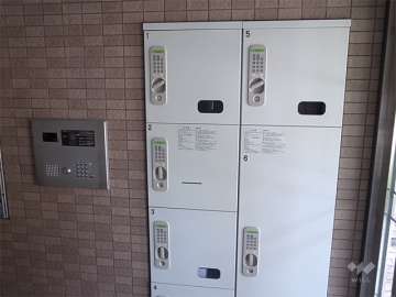エントランスにある宅配ボックス
