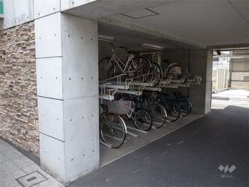 建物1階部分にある駐輪場