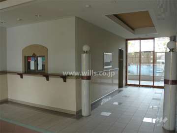 広々としたエントランスホール