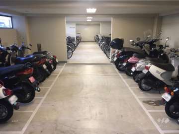 バイク置場(屋内)