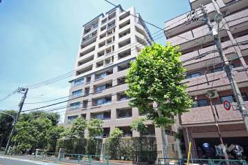 幡ヶ谷ハイムグランシスの外観(南東側から)