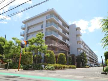 ロイヤルアーク伊丹の外観（北東側から）