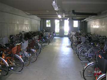 屋内にある駐輪場