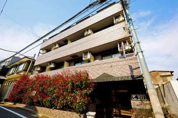 スカイコート神楽坂の外観（南東側から）