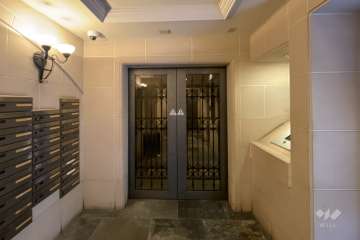 エントランスはオートロック付きです。