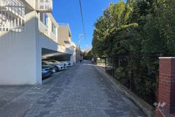 敷地北側の前面道路　