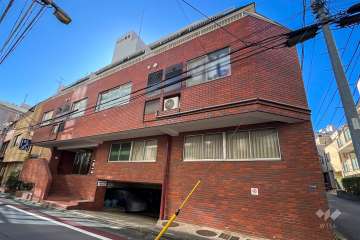 メゾン目白の外観（東側から）