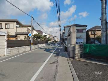 敷地北側の前面道路