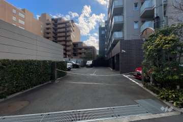 駐車場の出入り口