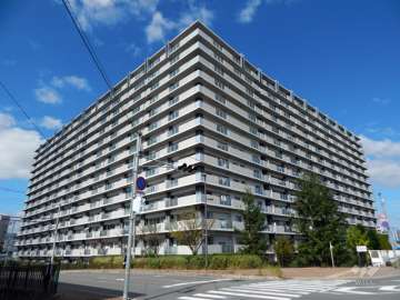 レスタージュ伊丹サーフアライブの外観（北東側から）