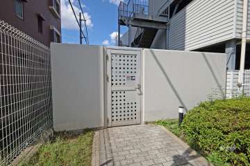 敷地内駐車場（屋外平面式）の出入り口