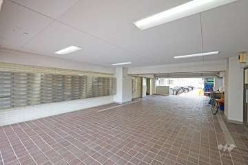 エントランスホール（西側）