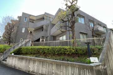 グランツオーベル目白近衛町の外観（北東側から）