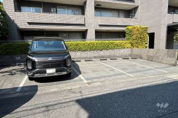 敷地内駐車場（屋外平面式）