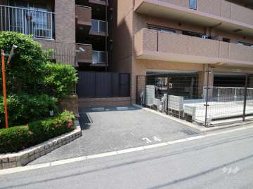 敷地内駐車場（屋外平面式）