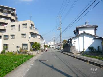 敷地南側。畑もあり、のどかな雰囲気です