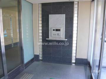 エントランスホール。オートロック付きです