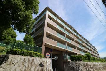 リーフアベニュー宝塚売布の外観（南西側から）
