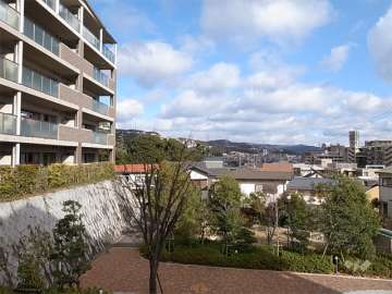 リーフアベニュー宝塚売布は閑静な高台の住宅地にあります。
