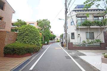 敷地東側の前面道路　