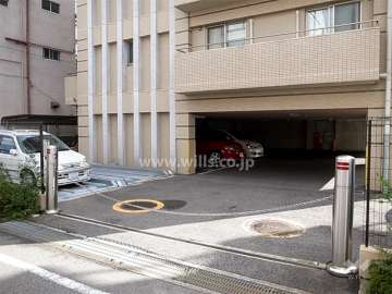 敷地内駐車場（ロボットゲート付き）