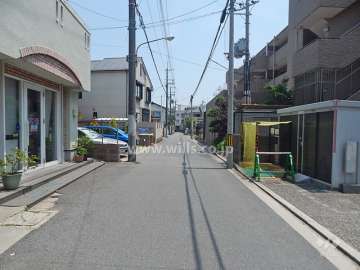 敷地南側の前面道路