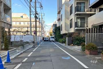 敷地北側の前面道路