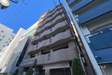 新宿サニーコートパークサイドの外観（南東側から）