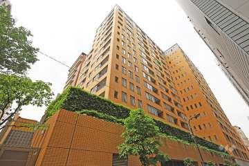 東新宿レジデンシャルタワーの外観（南東側から）