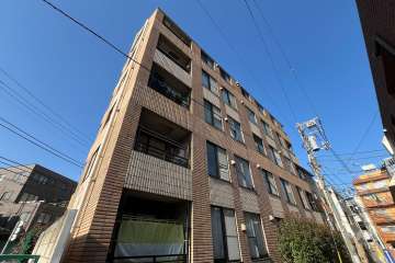 ジェイパーク早稲田の外観（南側から）