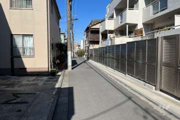 敷地南西側の前面道路