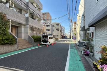 敷地北東側の前面道路