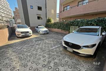 敷地内駐車場（屋外平面式）