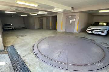 敷地内駐車場（屋内平面式）