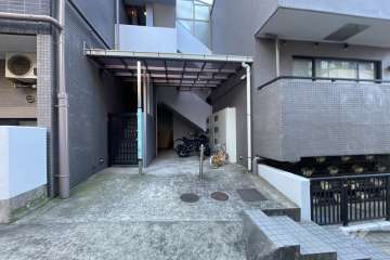 駐輪場（屋根付き）