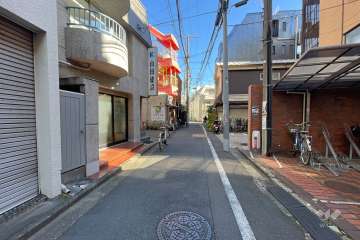 敷地北側の前面道路