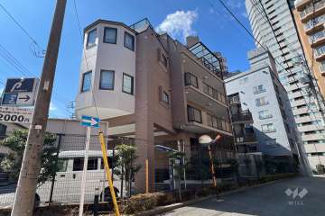 フリーディオ四谷三丁目の外観（東側から）