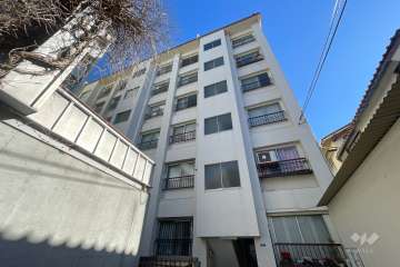 高田馬場第二ローヤルコーポの外観（南西側から）