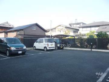 敷地内駐車場（屋外平面式）