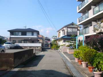 周辺の街並み（一部道が狭いですが、静かな住環境です。）