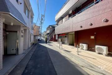 敷地東側の前面道路