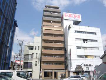 アルテ尼崎の外観（南側から）