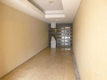 エントランスはオートロック付きです。