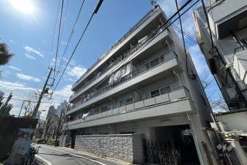 マンション小滝橋の外観（北東側から）