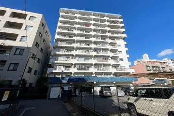 マンションヴィップ落合の外観（南西側から）