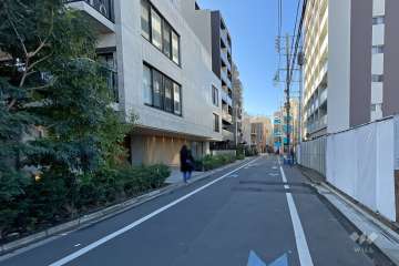 敷地南側の前面道路