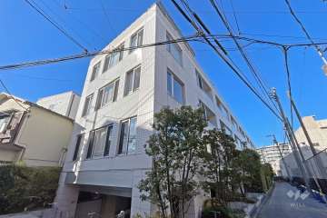 ピアース高田馬場の外観（南東側から）