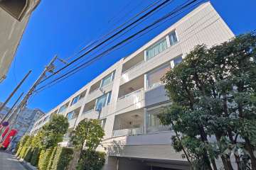 ピアース高田馬場の外観（東側から）